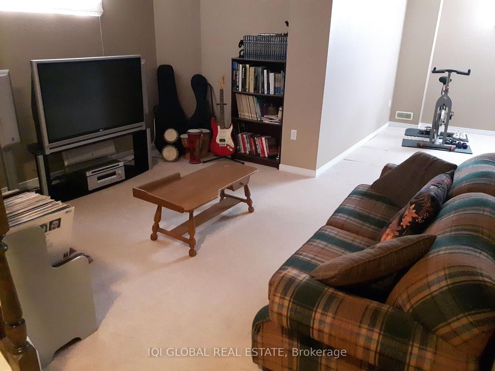 565 Wild Iris Avenue - Image 6