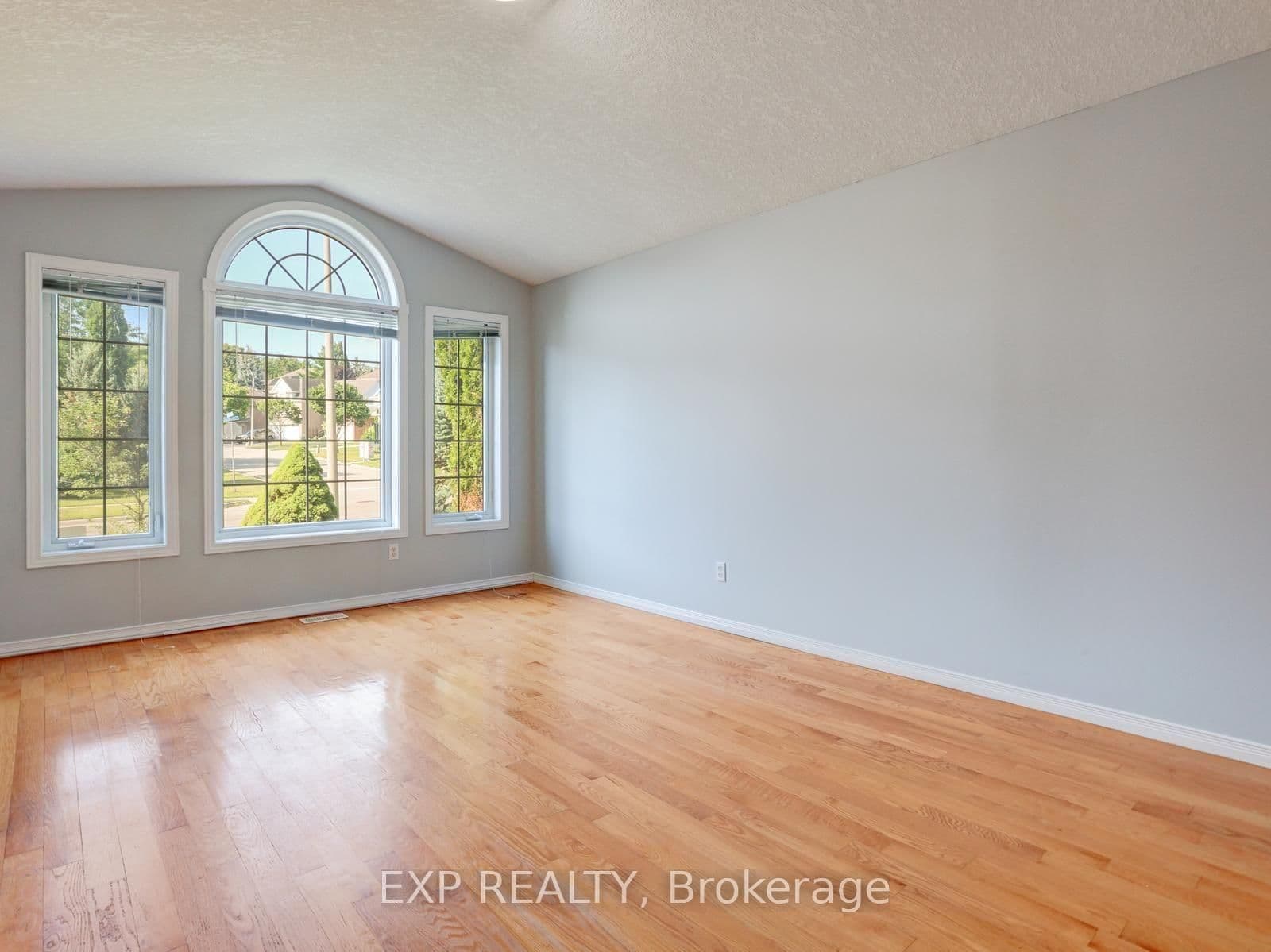 163 Daimler Drive - Image 6
