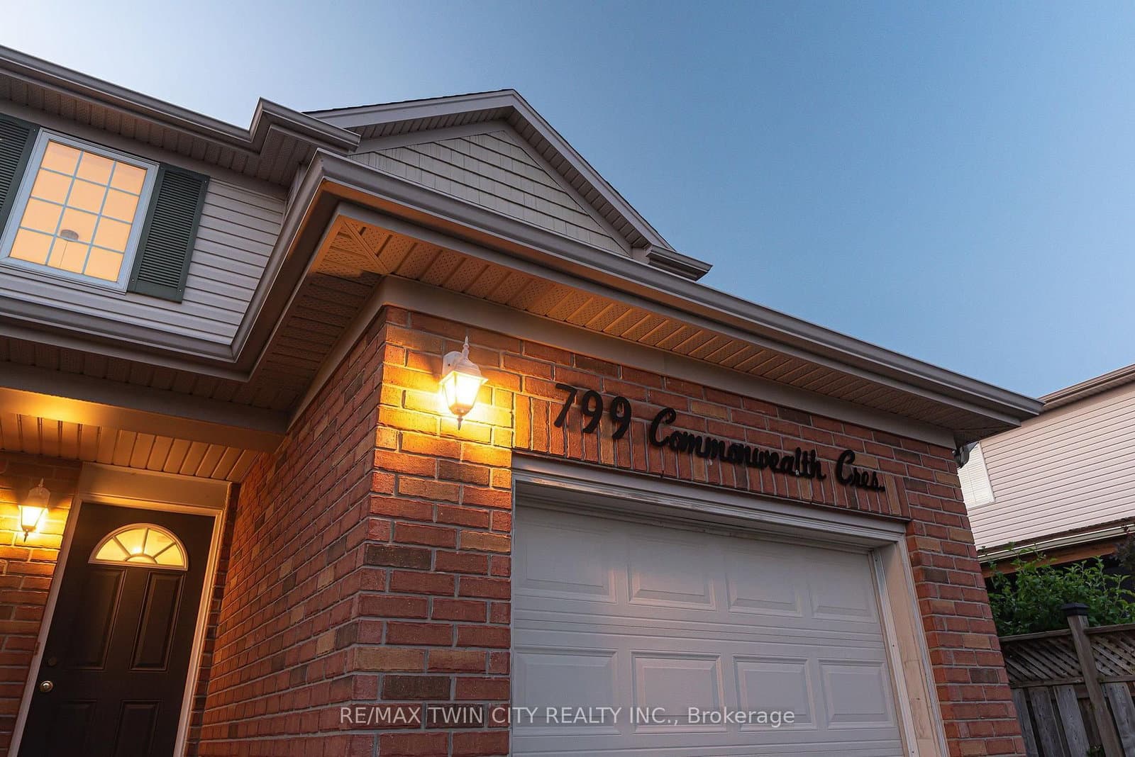 799 Commonwealth Crescent - Image 5