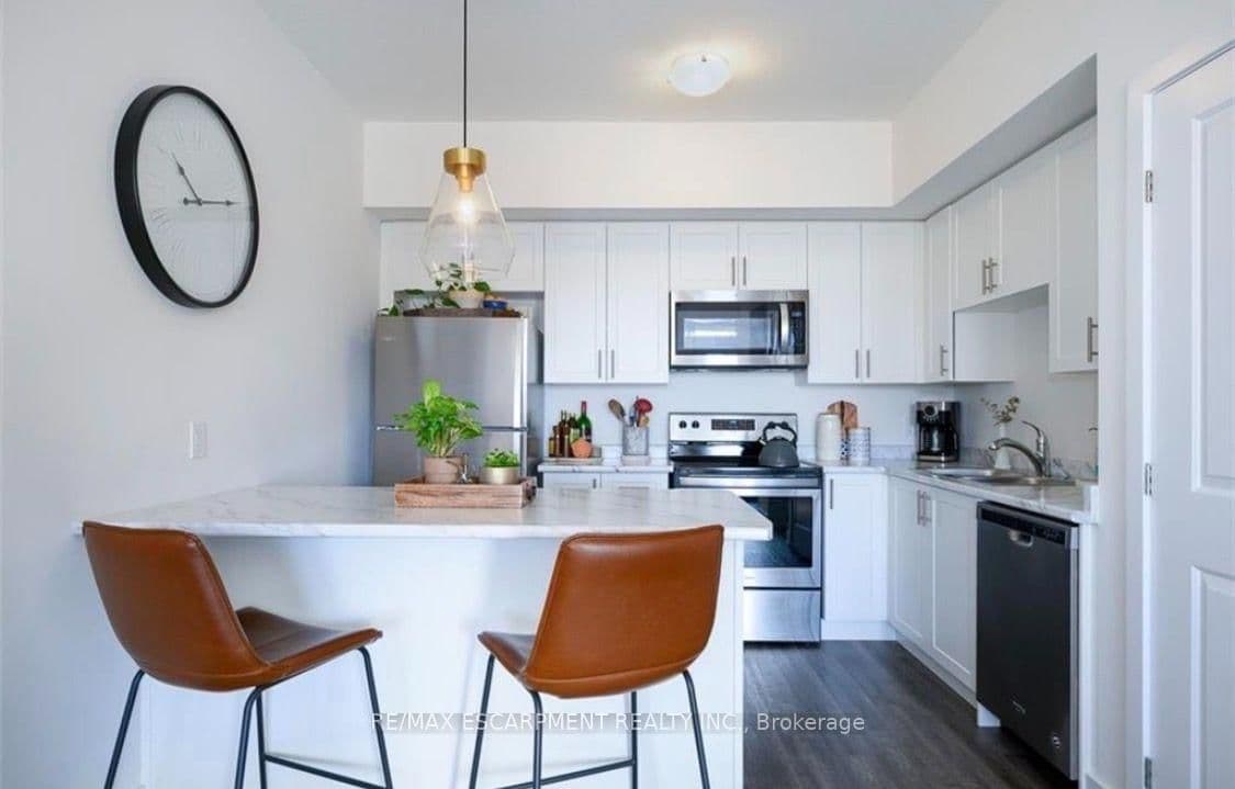 261 SKINNER Road, Unit 14 - Image 3
