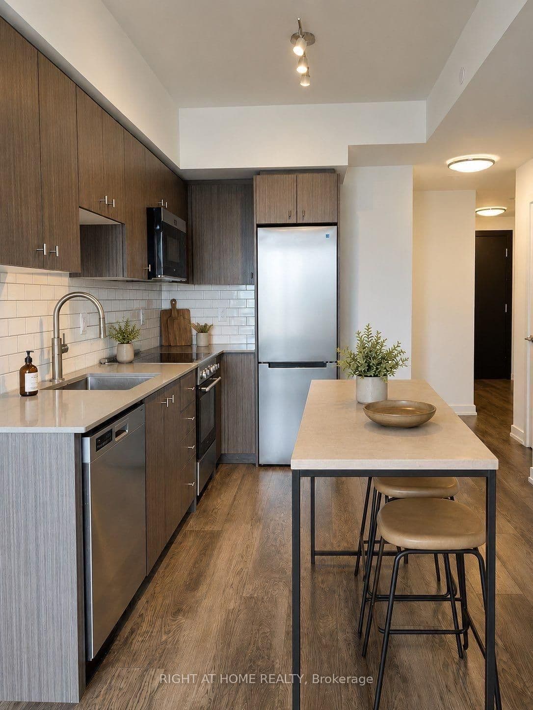 15 Wellington Street S, Unit 1804 - Image 3