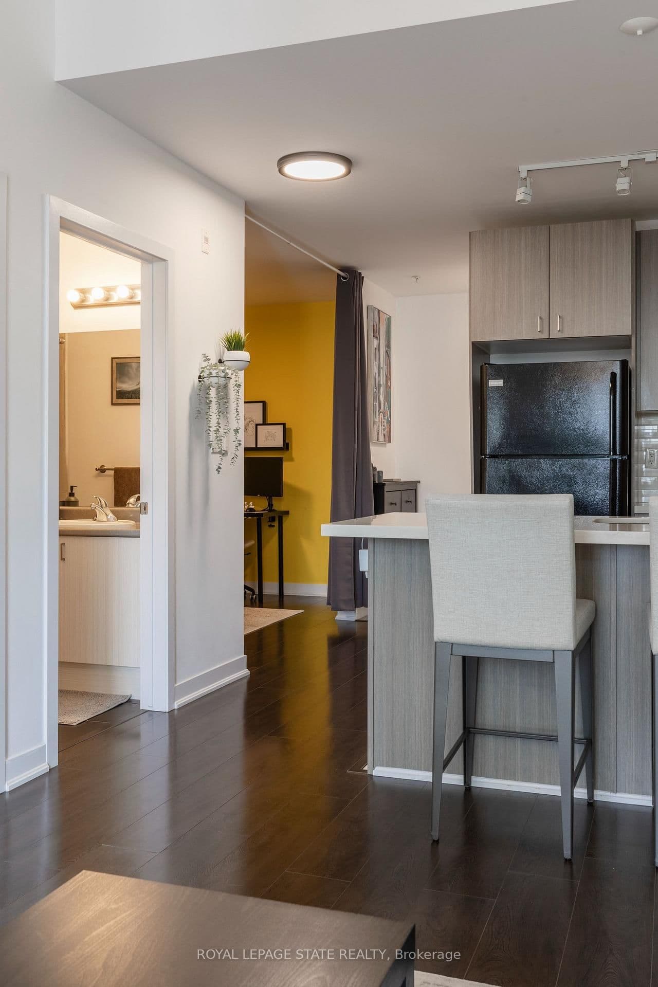85 Robinson Street, Unit 1010 - Image 5