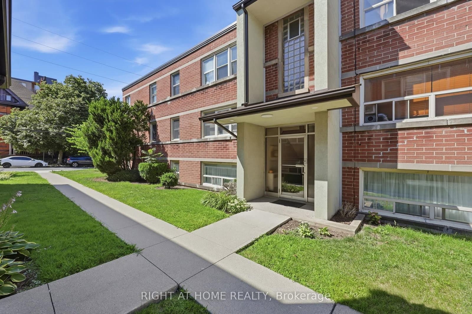 223 MacNab Street S, Unit 11 - Image 6