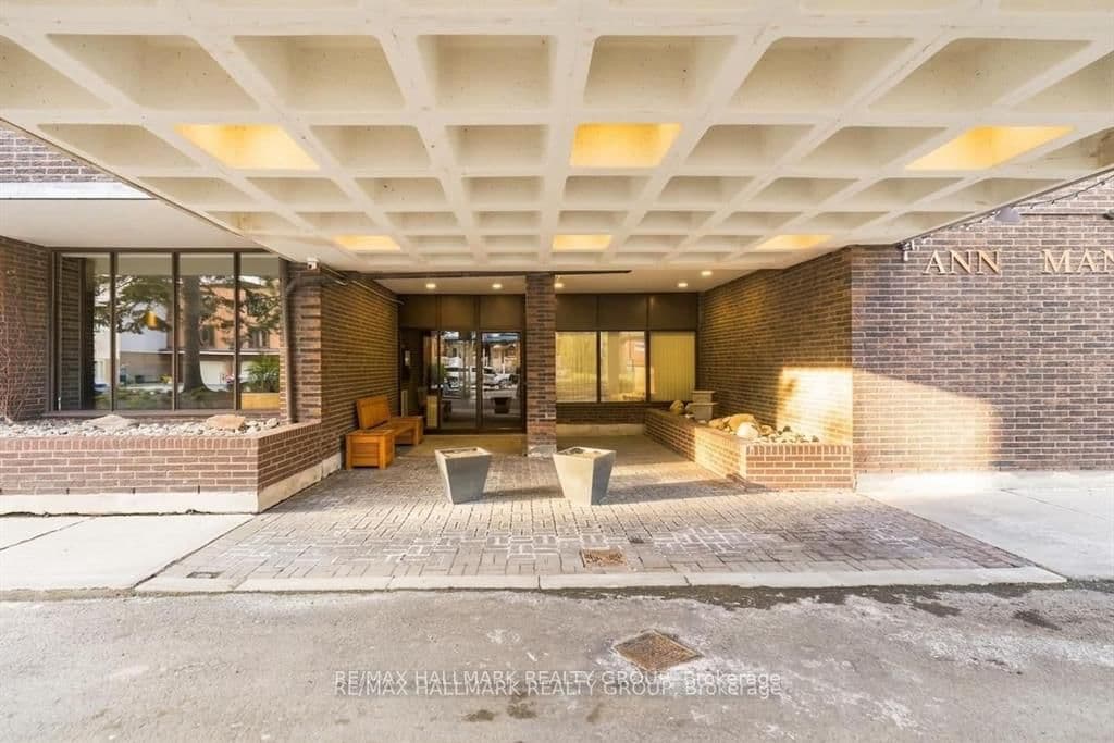 71 Somerset Street W, Unit 2003 - Image 3