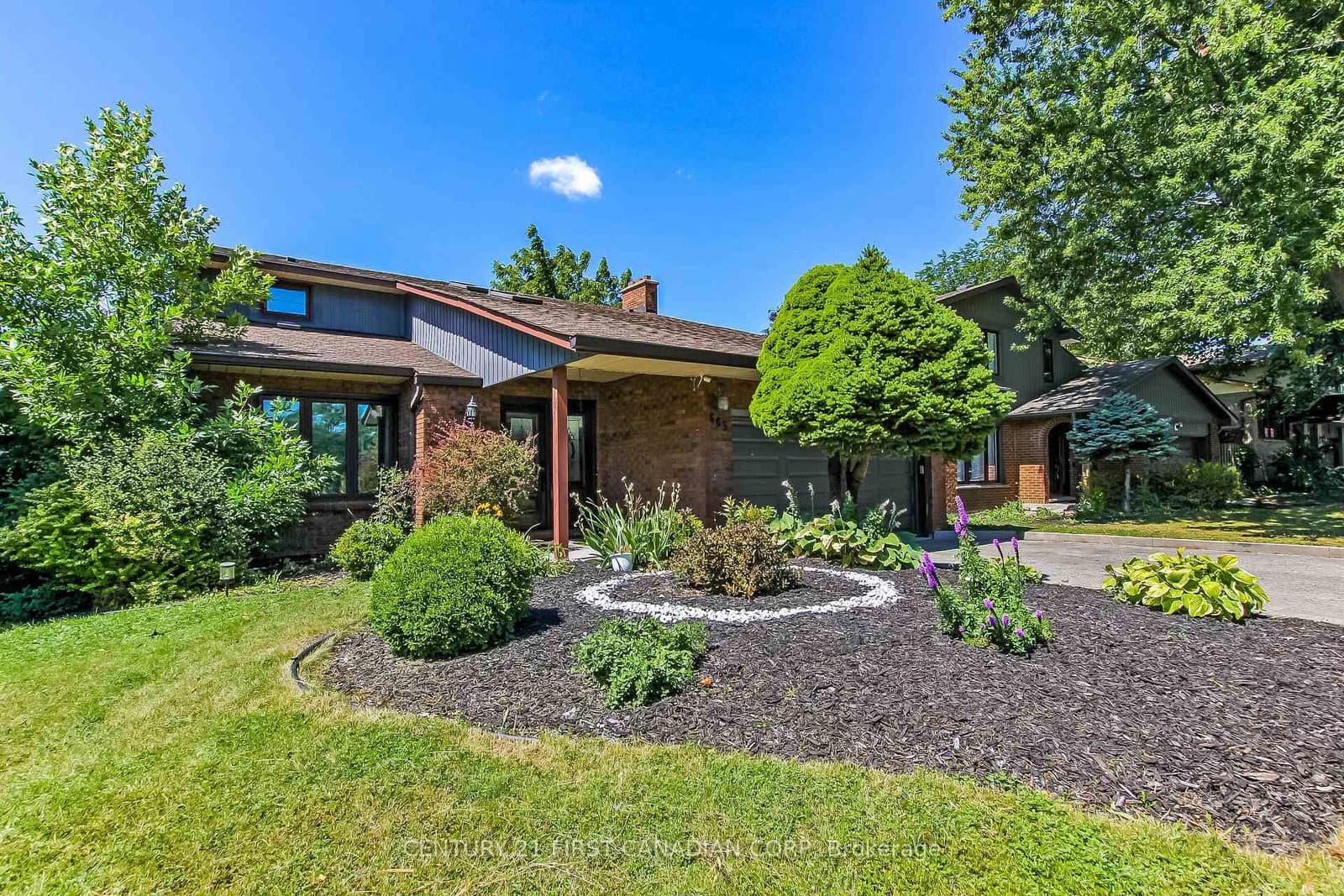 665 Upper Queen Street - Image 1
