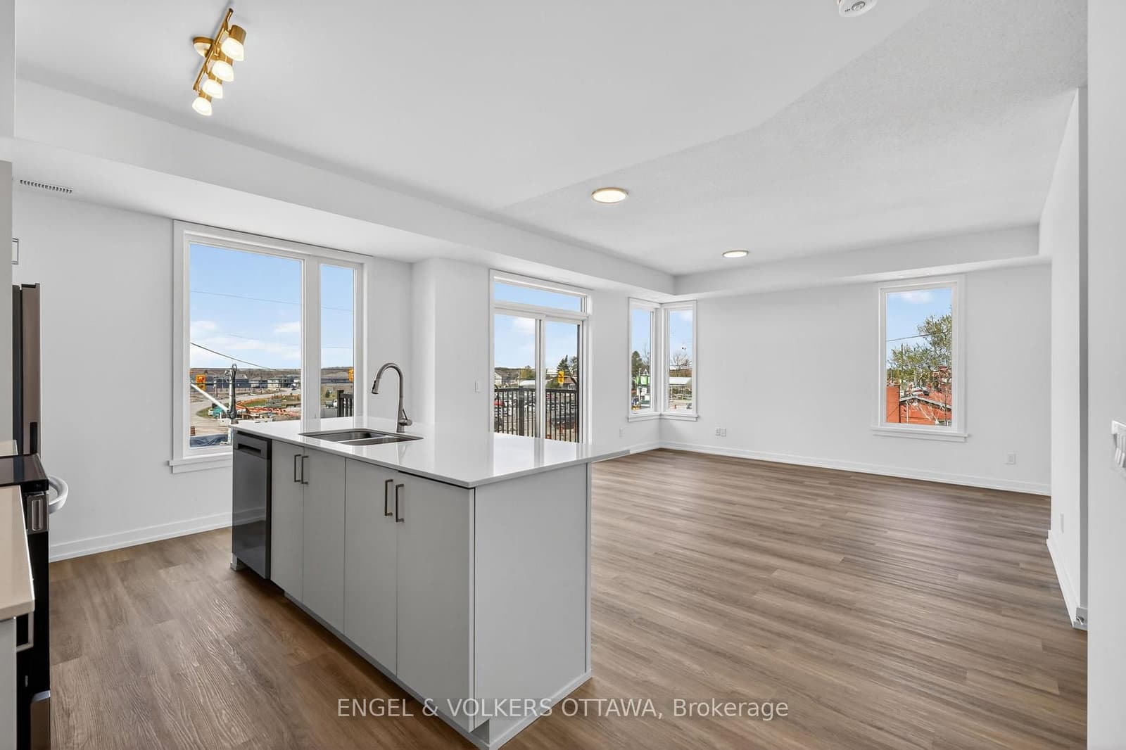 120 Stardust Private - Image 5