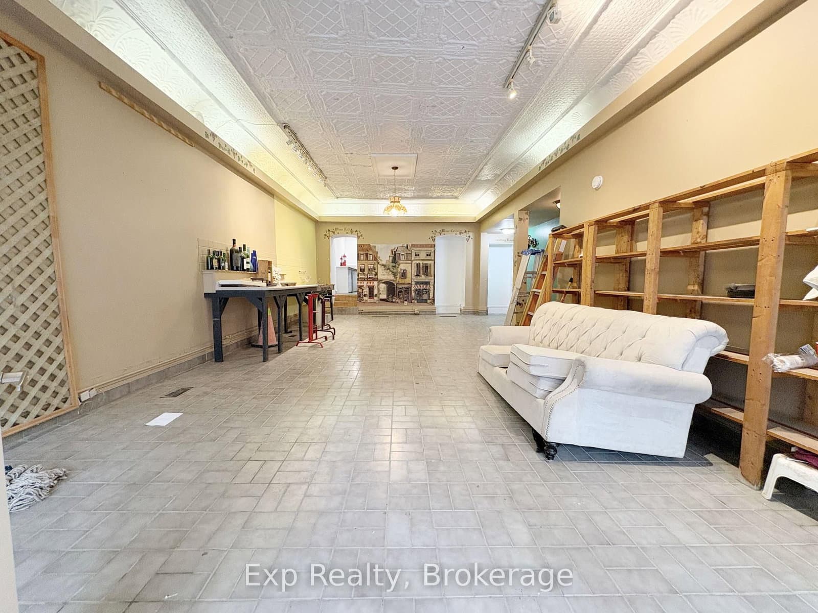 41 Dundas Street E - Image 2