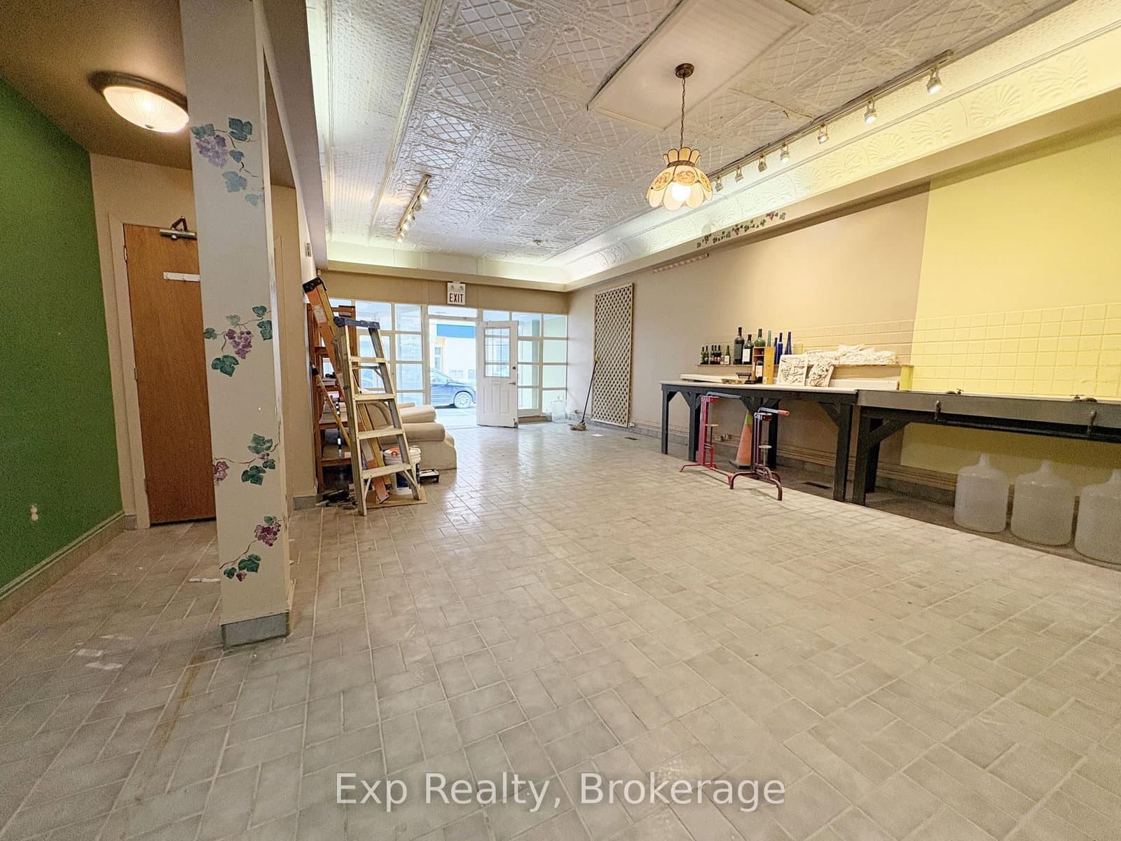 41 Dundas Street E - Image 4