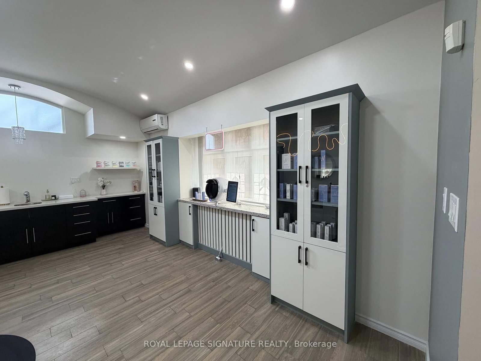 12 Duke Street, Unit 1 - Image 4