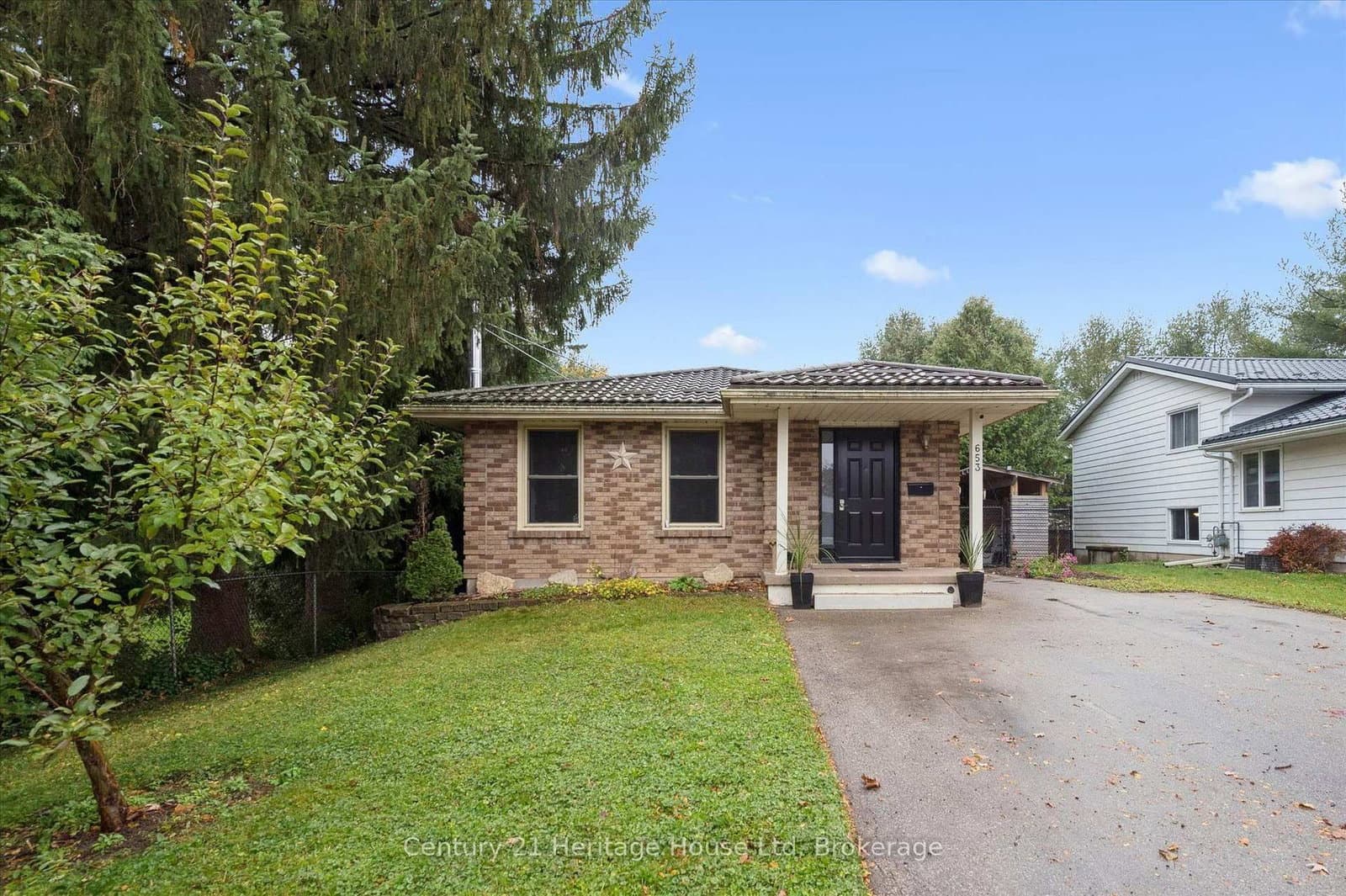 653 Perry Street - Image 2