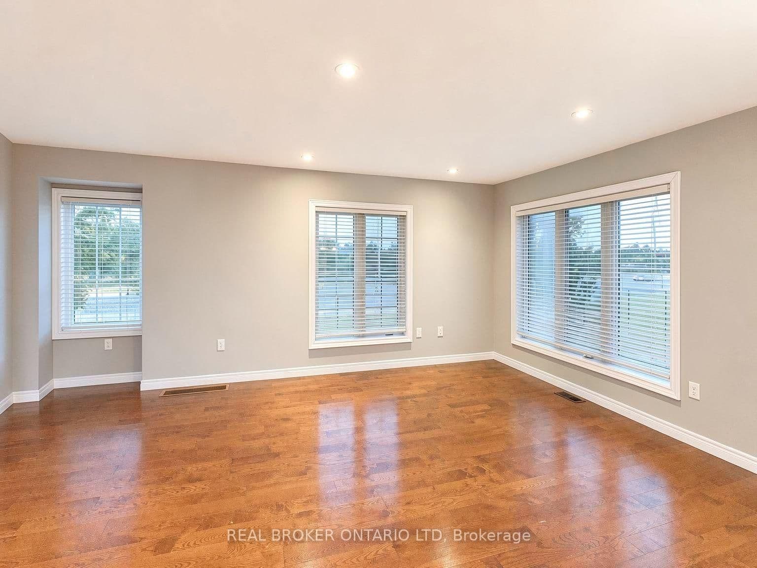 1054 Oakcrossing Gate - Image 4