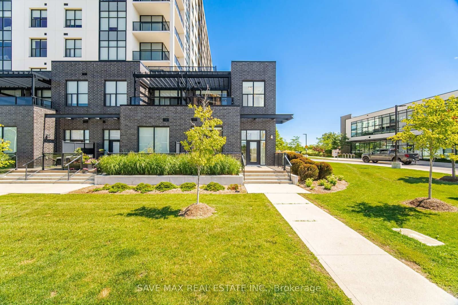 #103 - 1878 Gordon Street