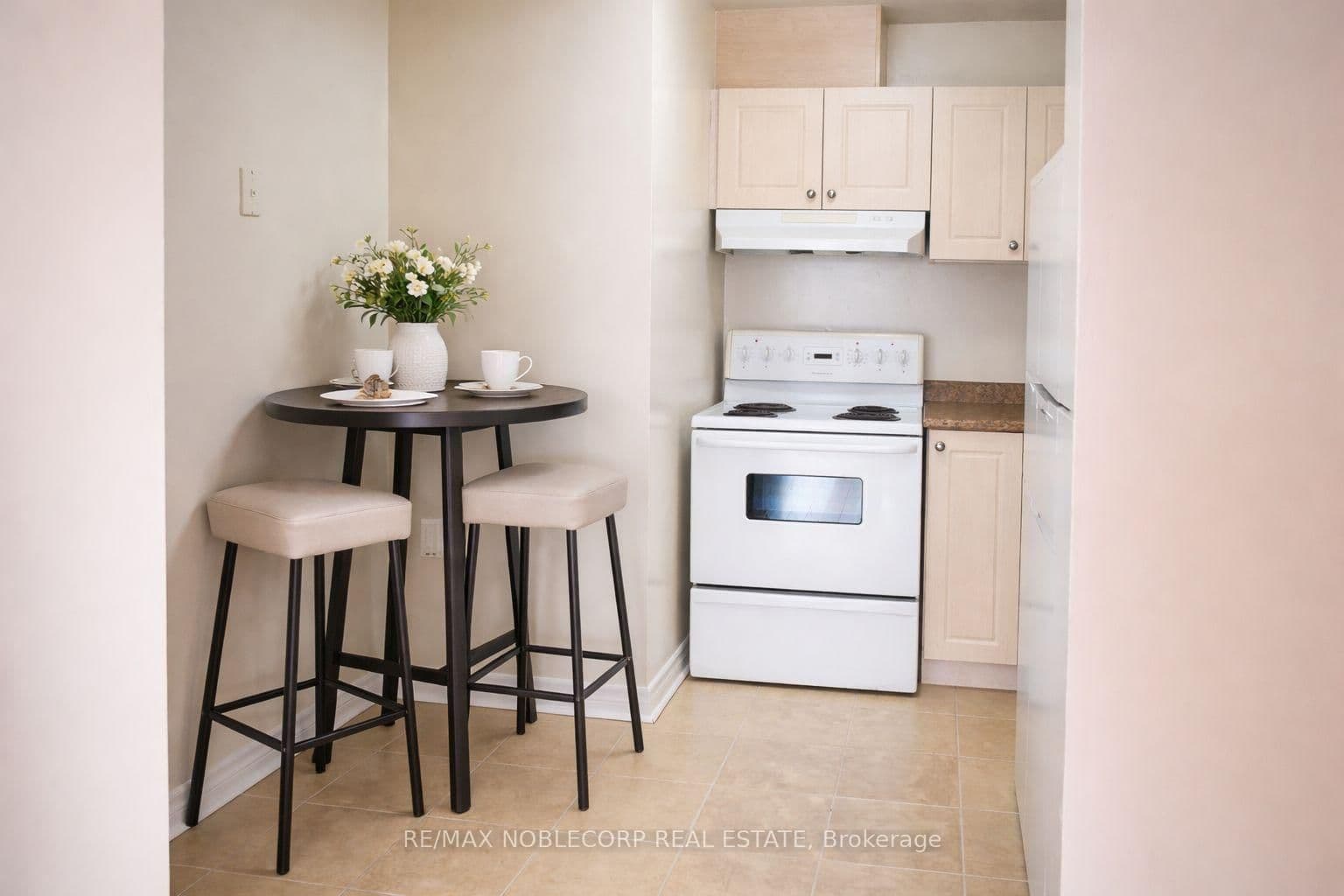 64 Benton Street, Unit 901 - Image 3