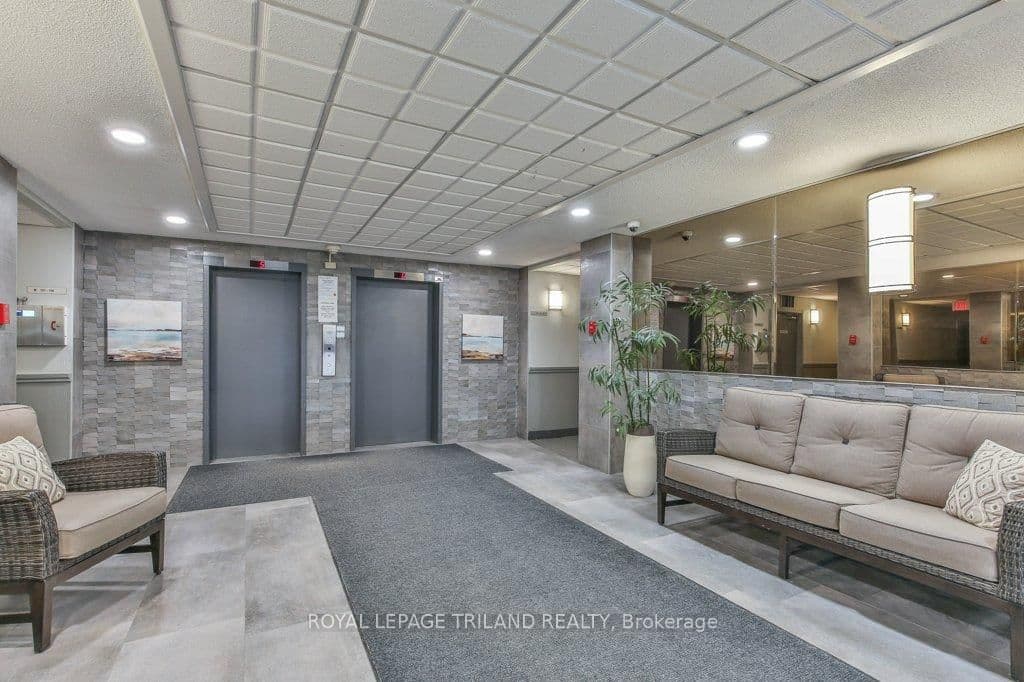 1600 ADELAIDE Street N, Unit 1001 - Image 5
