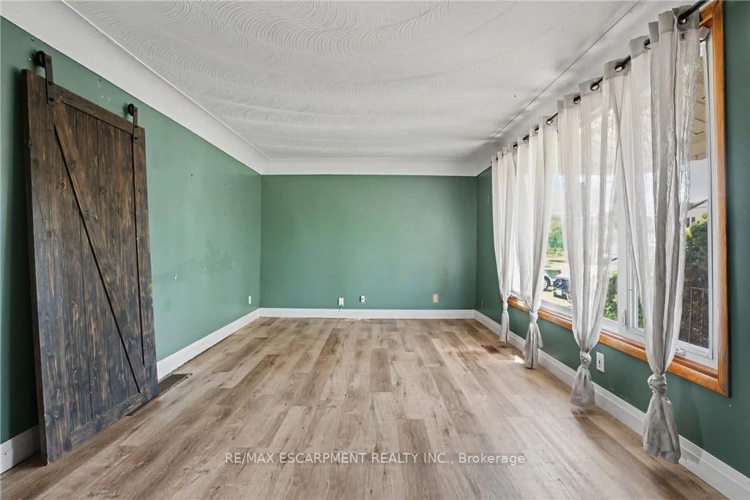 485 Cochrane Road - Image 5