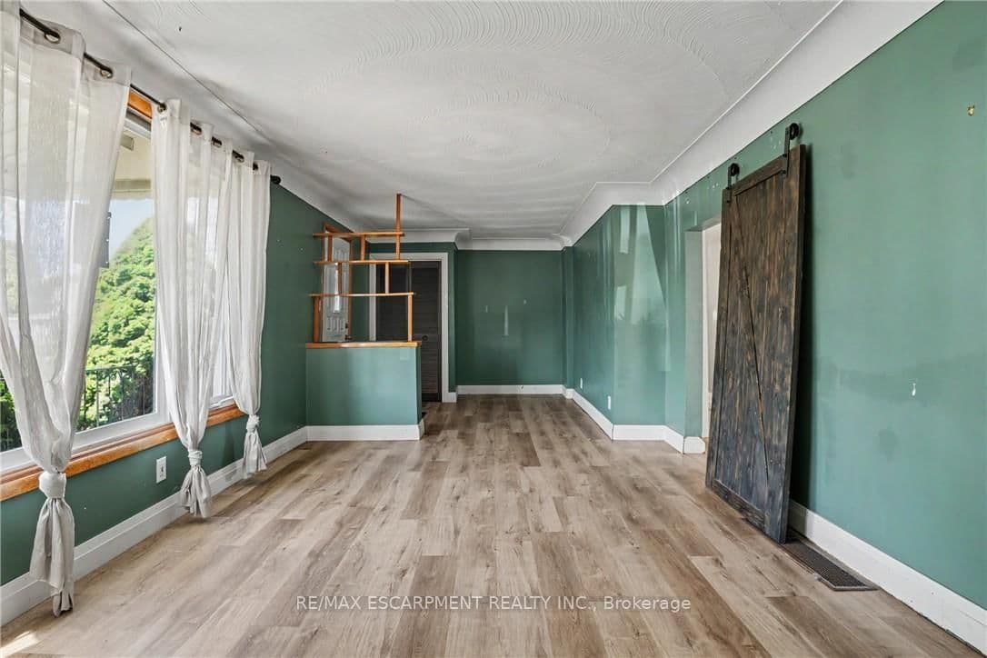 485 Cochrane Road - Image 6