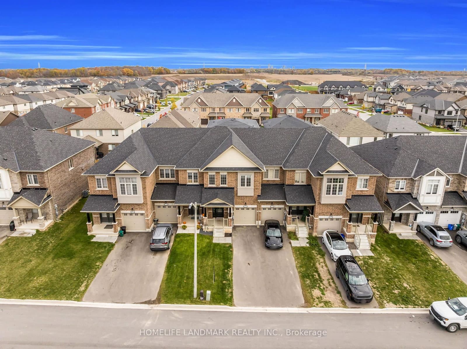 21 Sapphire Way - Image 2
