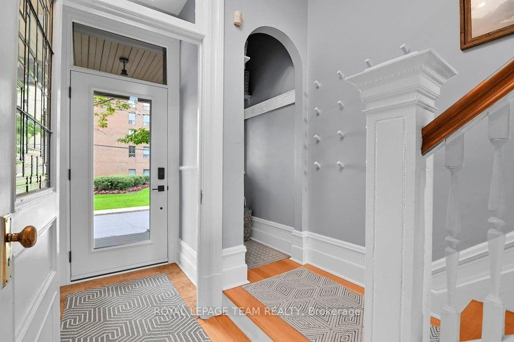 7 Third Avenue - Image 4