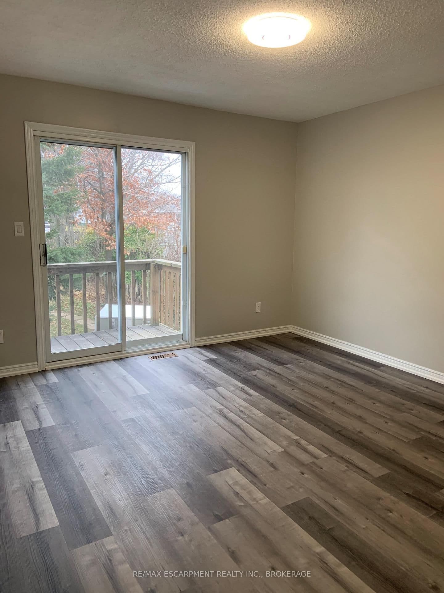 87 CHAPEL HILL Crescent, Unit Main - Image 3
