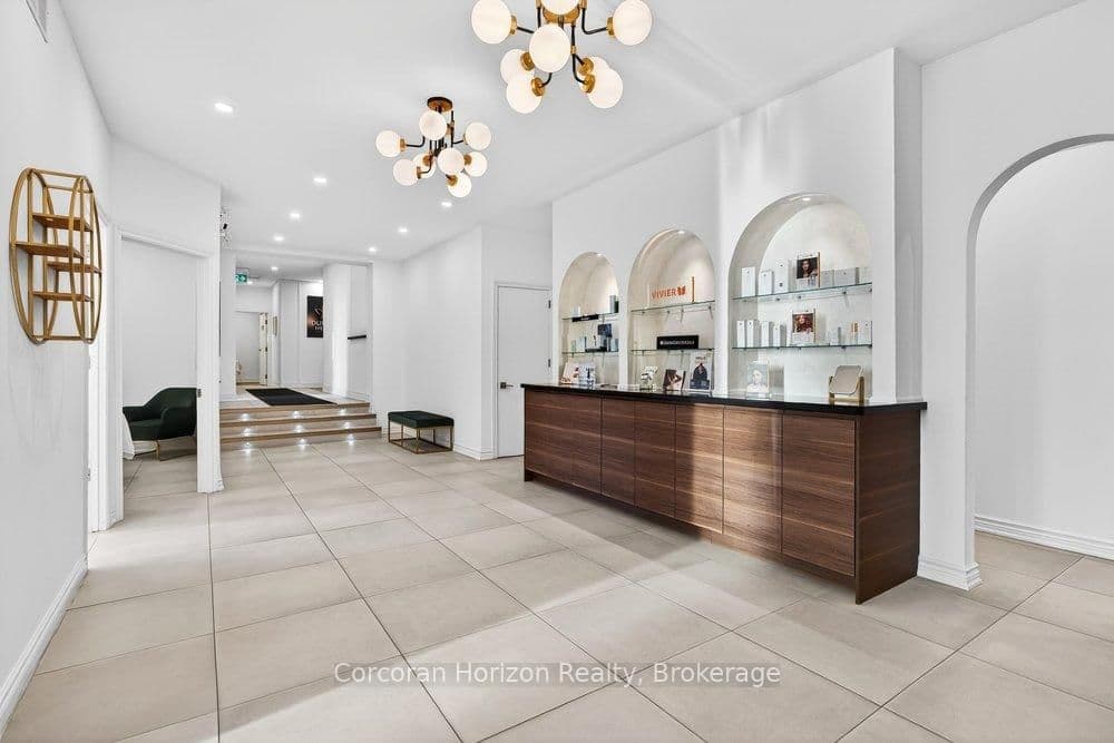 136 Young Street, Unit Full - Image 6
