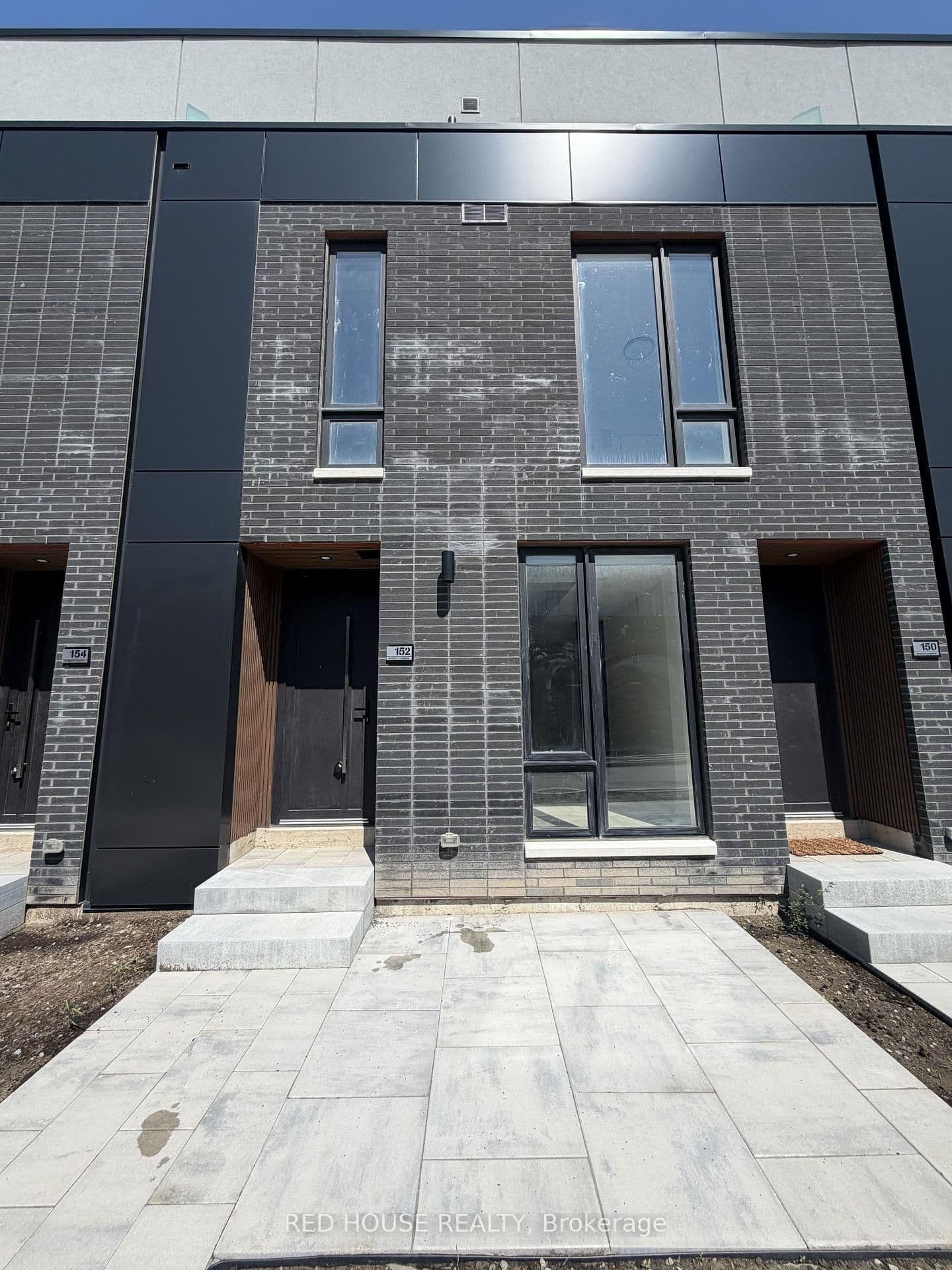 152 Everett Common - Image 1
