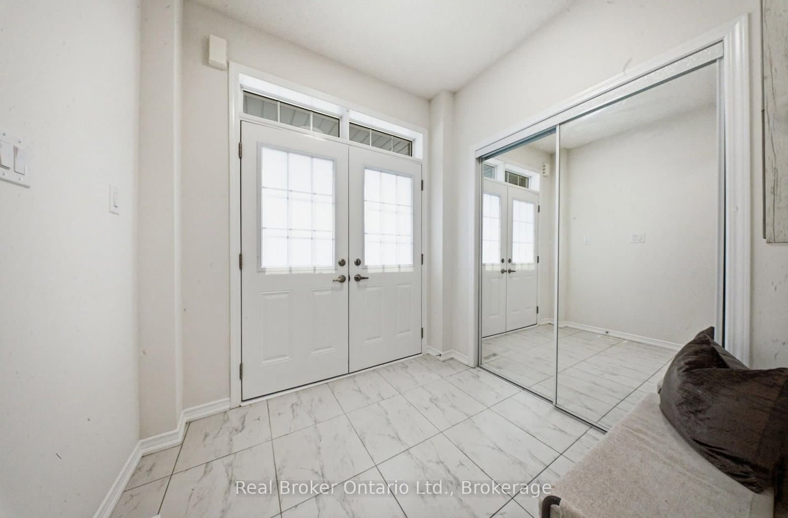 109 Longboat Run - Image 3