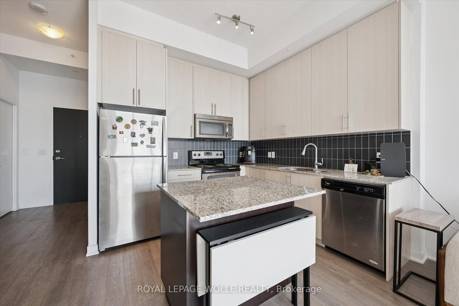 85 Duke Street W, Unit 1707 - Image 3