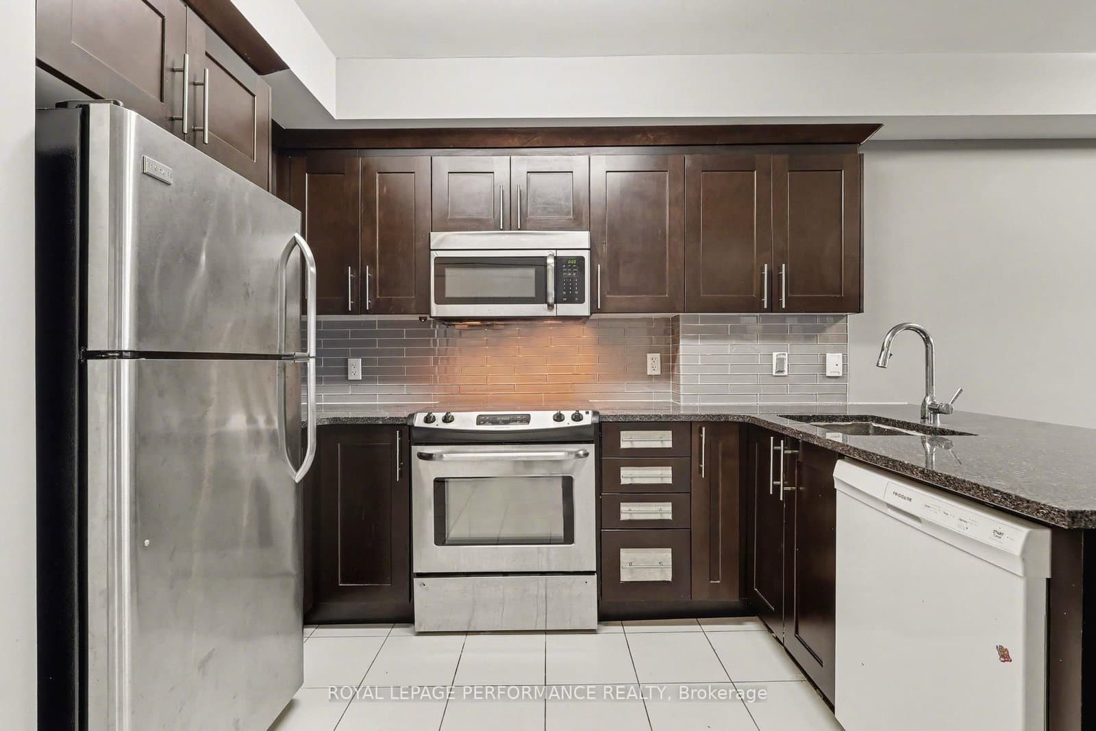 242 Rideau Street, Unit 204 - Image 6