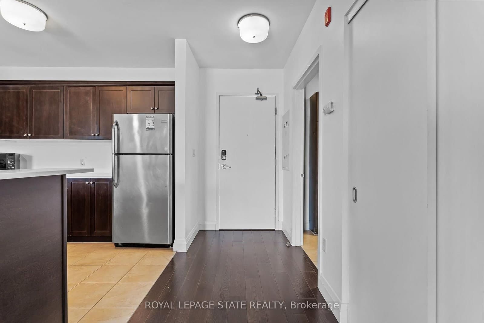 26 Wellington Street, Unit 402 - Image 5