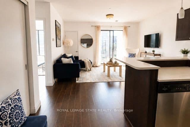 26 Wellington Street, Unit 402 - Image 6