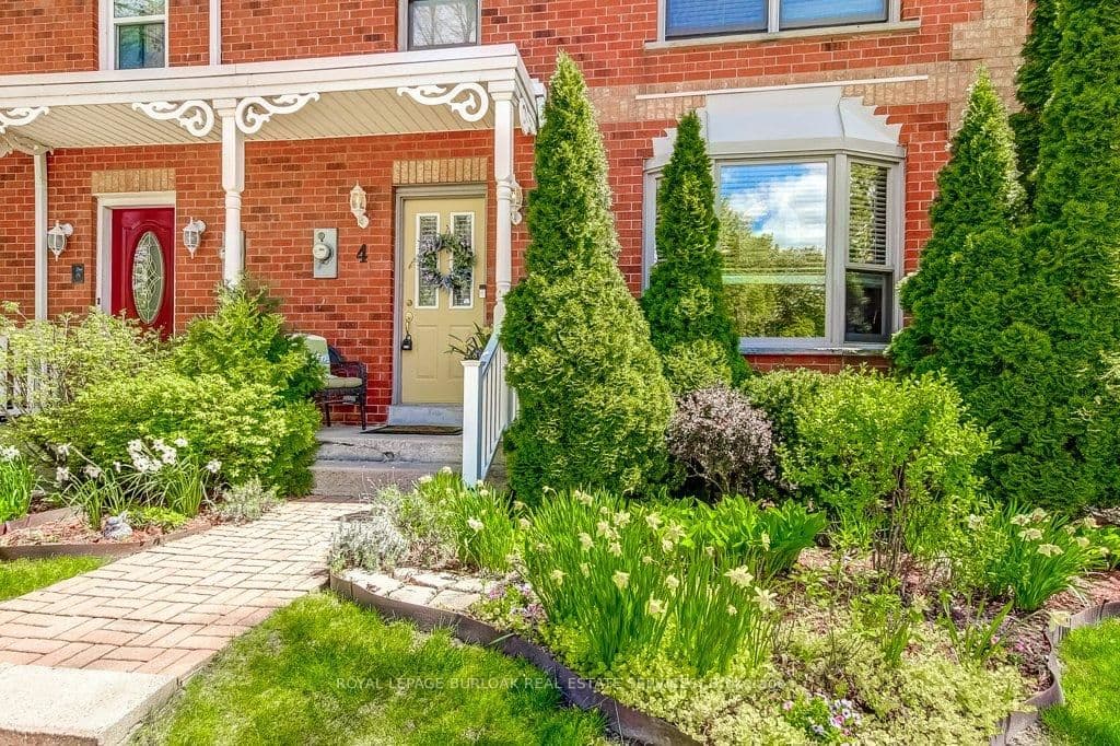 4 Edgewater Drive - Image 2