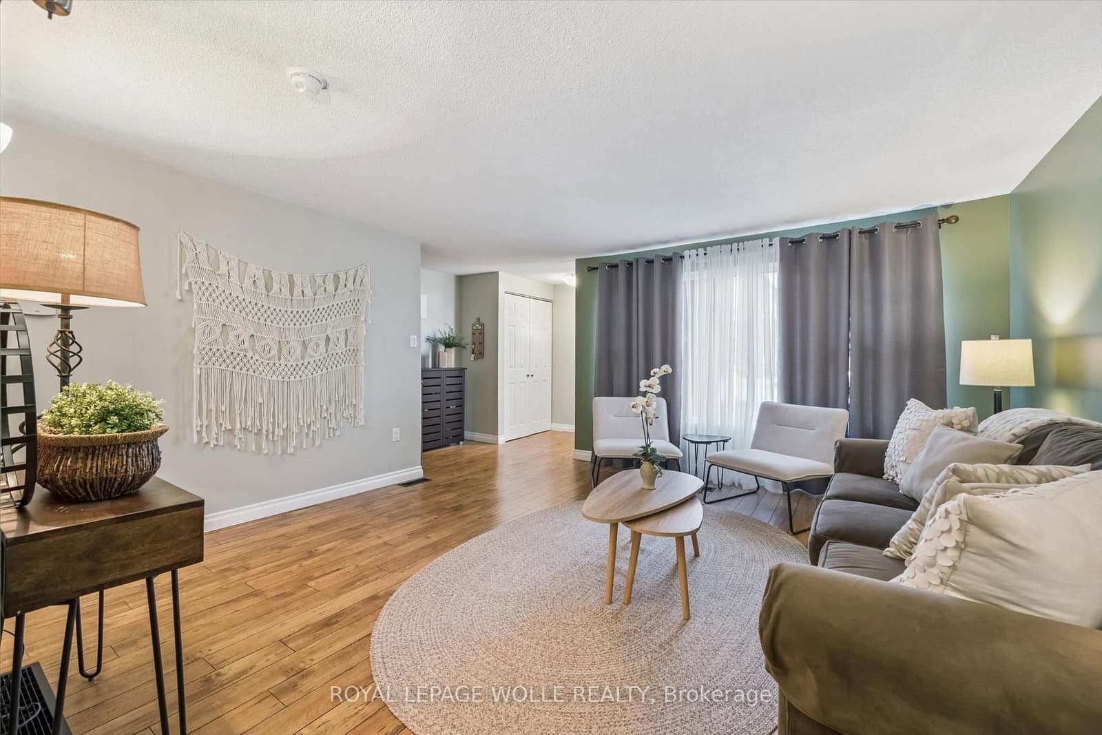 460 Parkview Crescent - Image 5