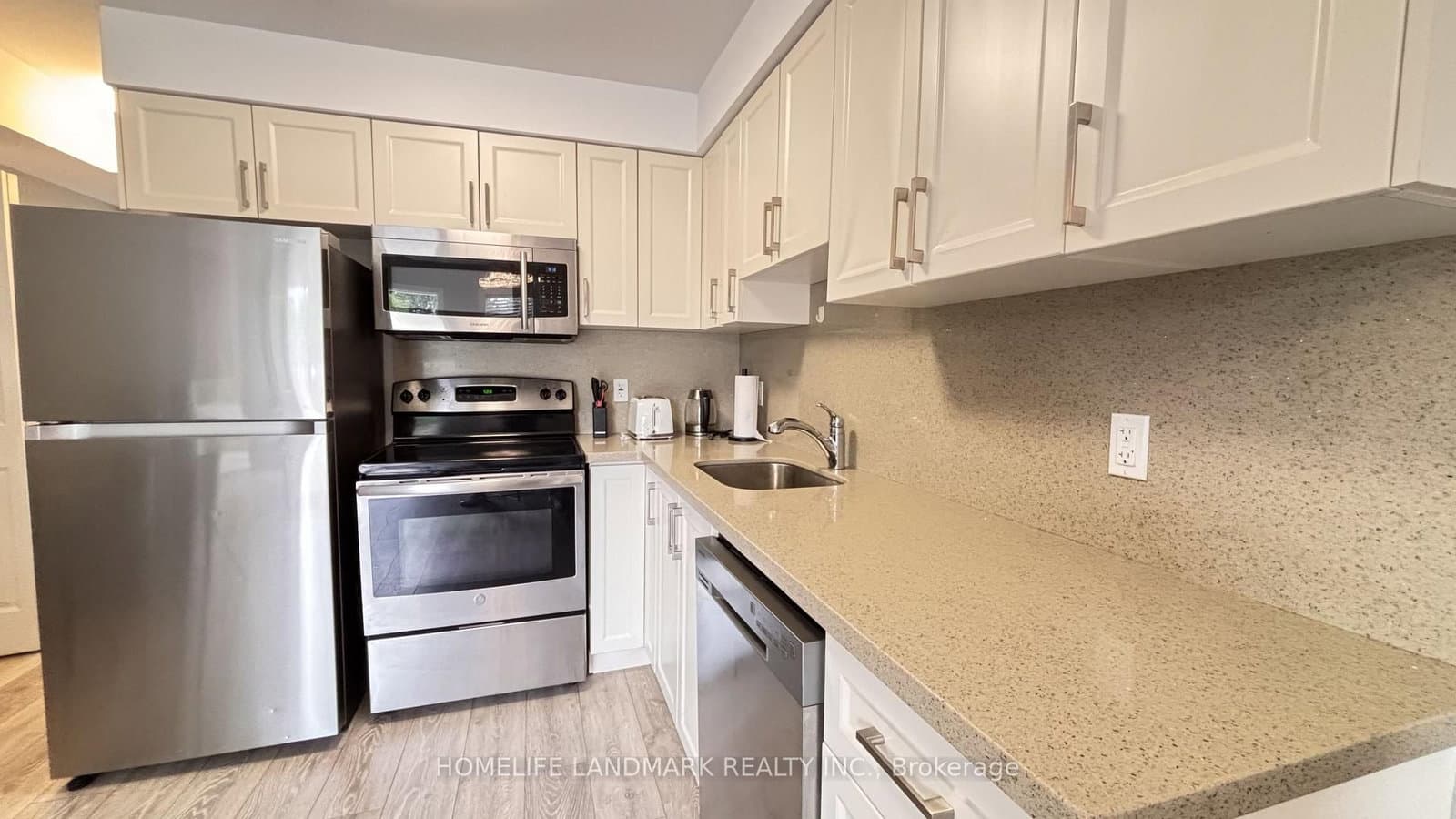 122 COURTLAND Avenue E, Unit #14 - Image 5