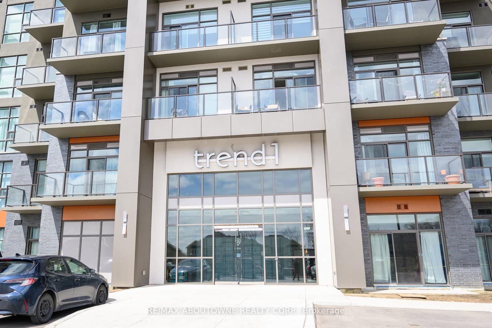 450 Dundas Street, Unit 334 - Image 3