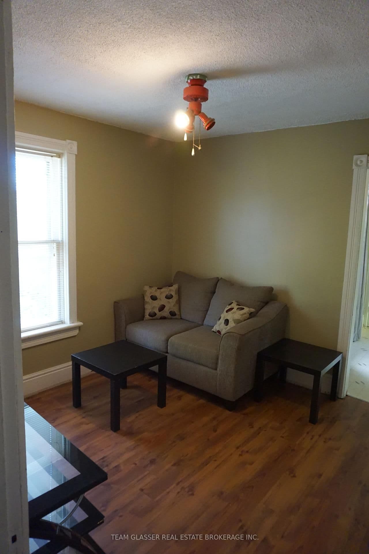 324 QUEEN Street W - Image 5