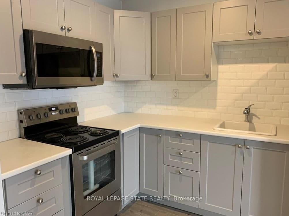 154 James Street S, Unit 3 - Image 4