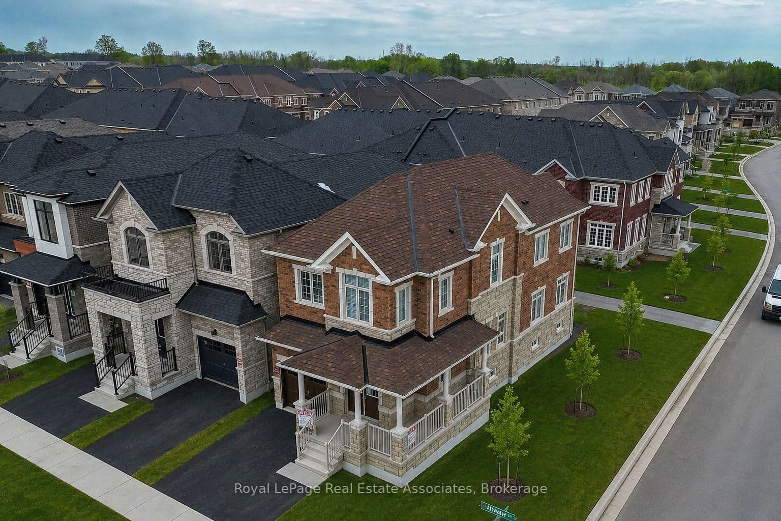 34 ATTWATER Drive - Image 1