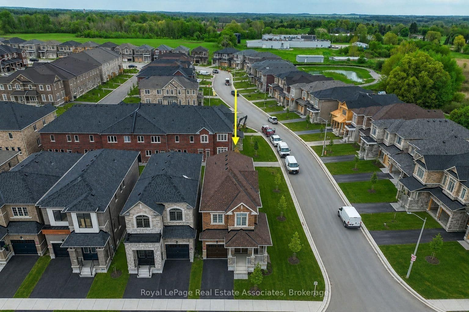 34 ATTWATER Drive - Image 2