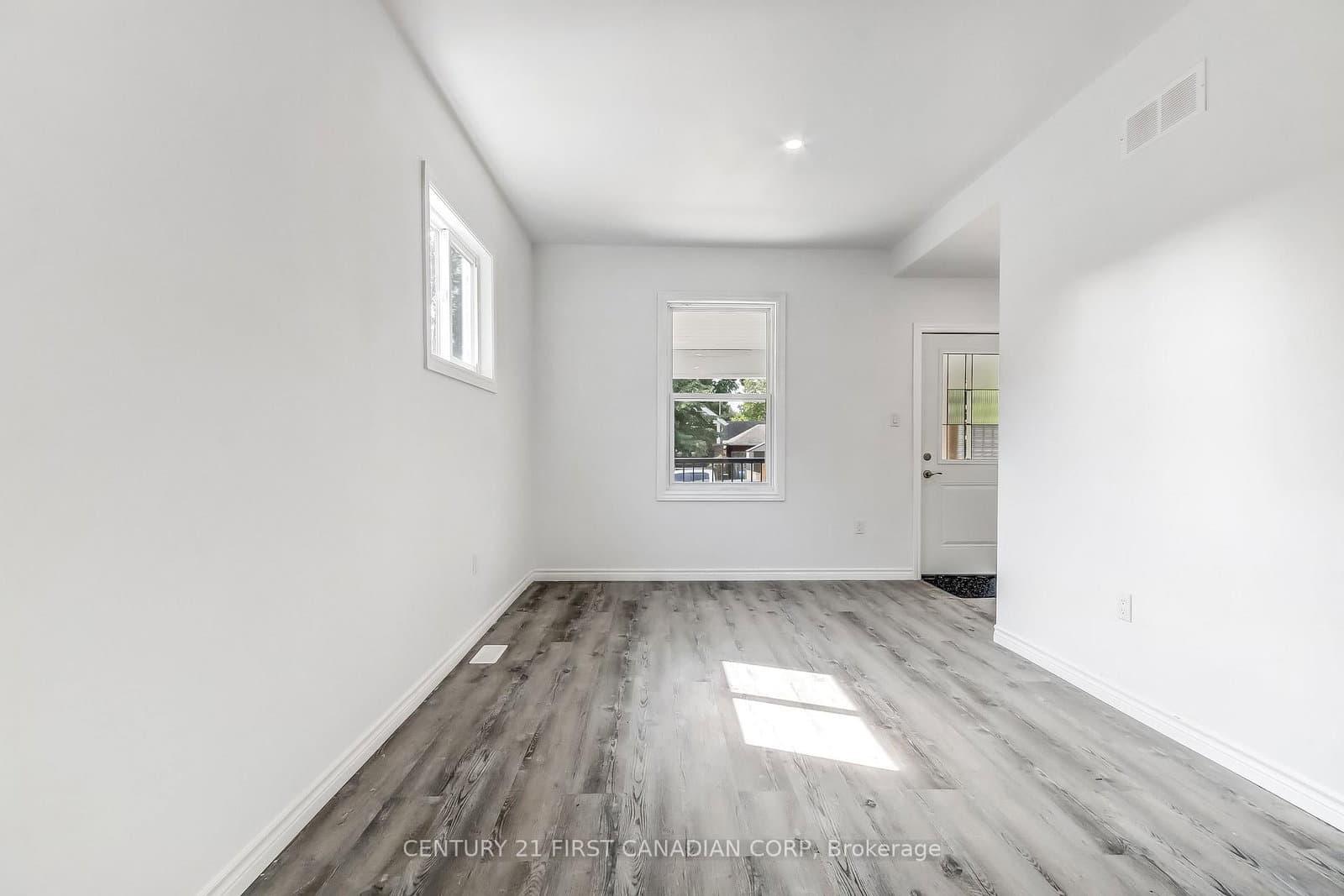 76 Chestnut Street - Image 6