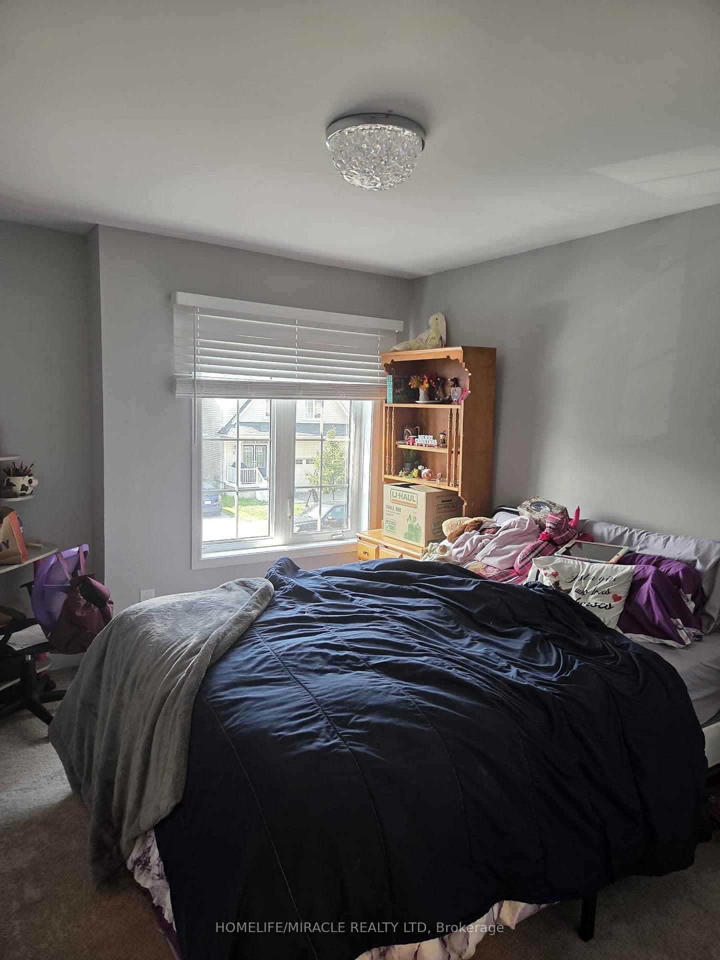 20 Esther Crescent - Image 5