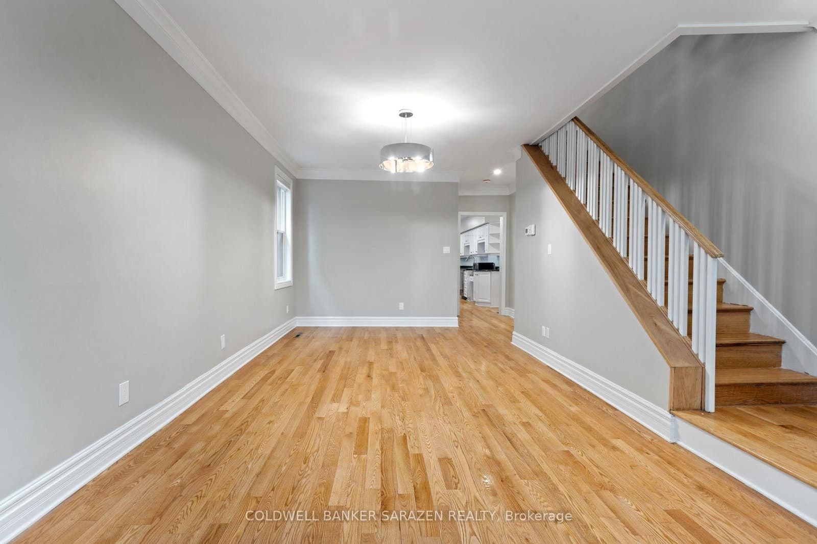447 GREEN Avenue - Image 2