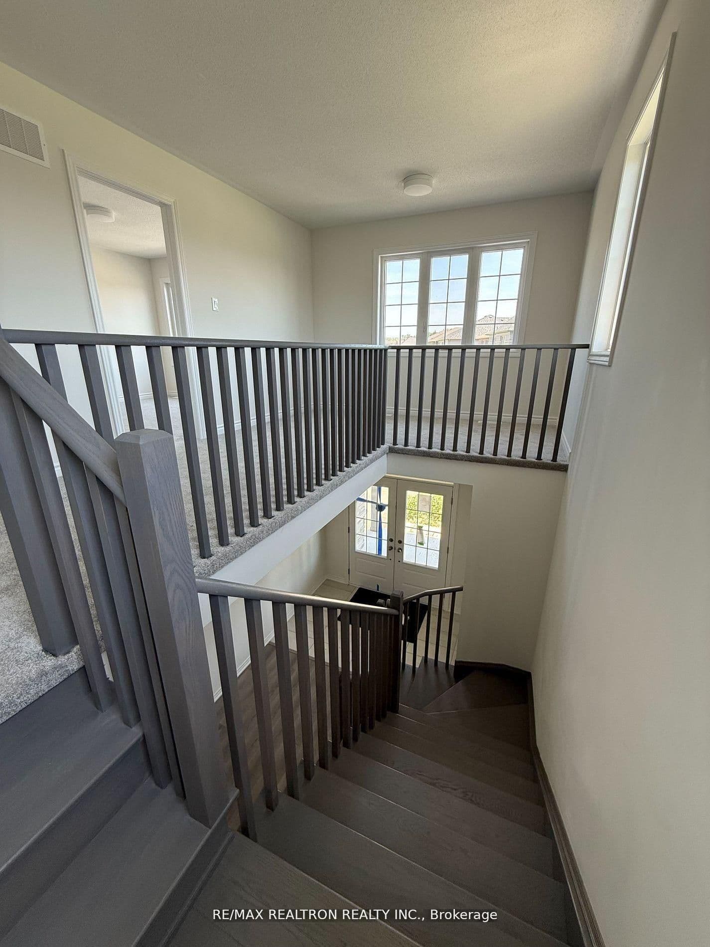 465 Hornbeck Street E - Image 5