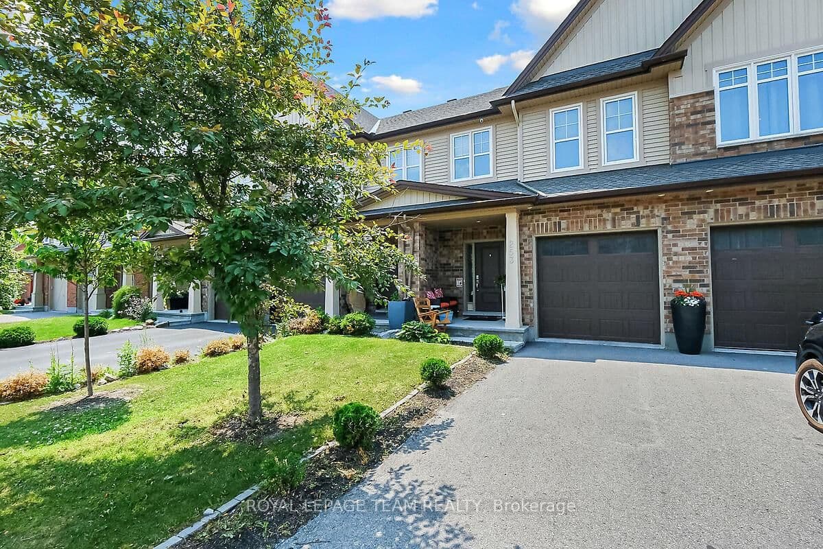 253 Fergus Crescent - Image 1