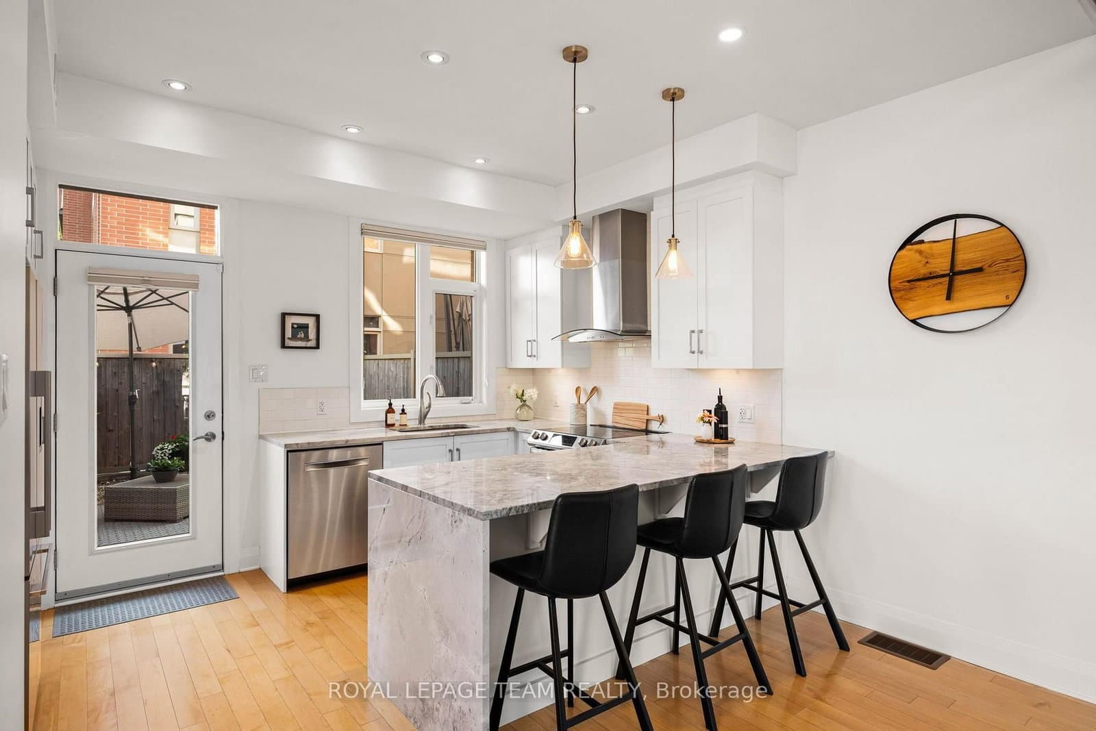 445 Edison Avenue - Image 6