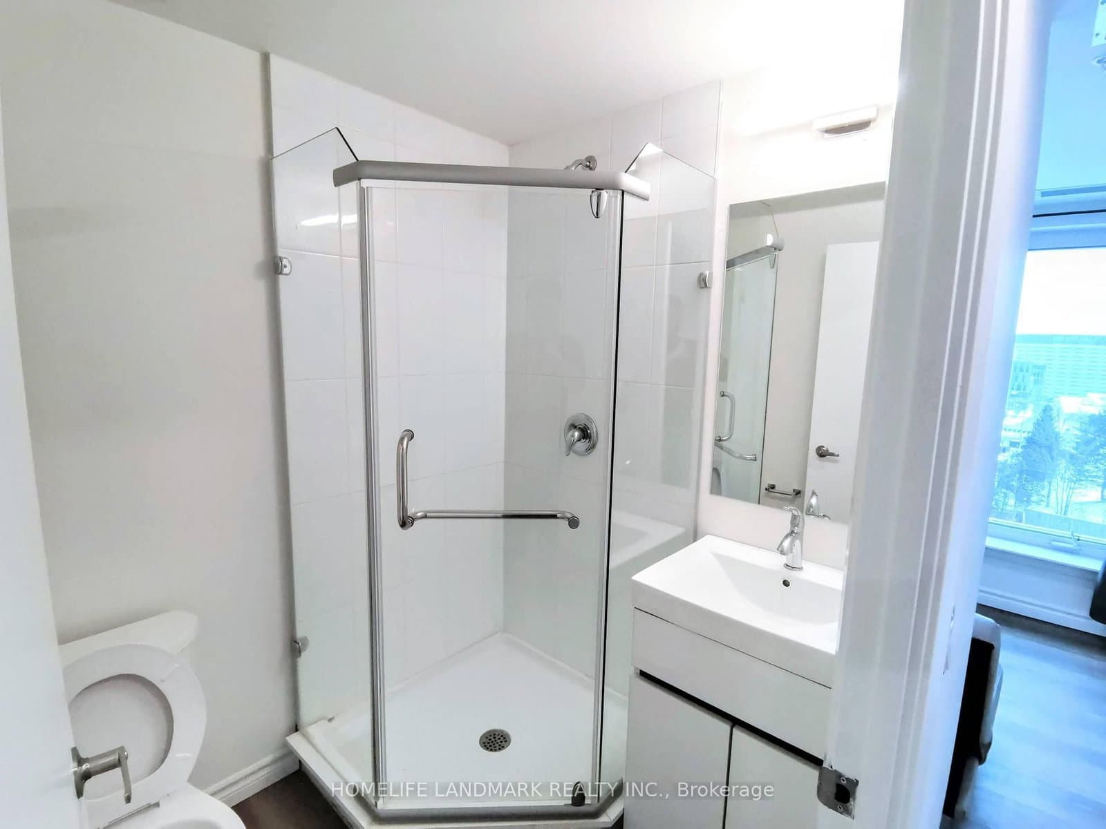 268 Lester Street, Unit 711 - Image 5
