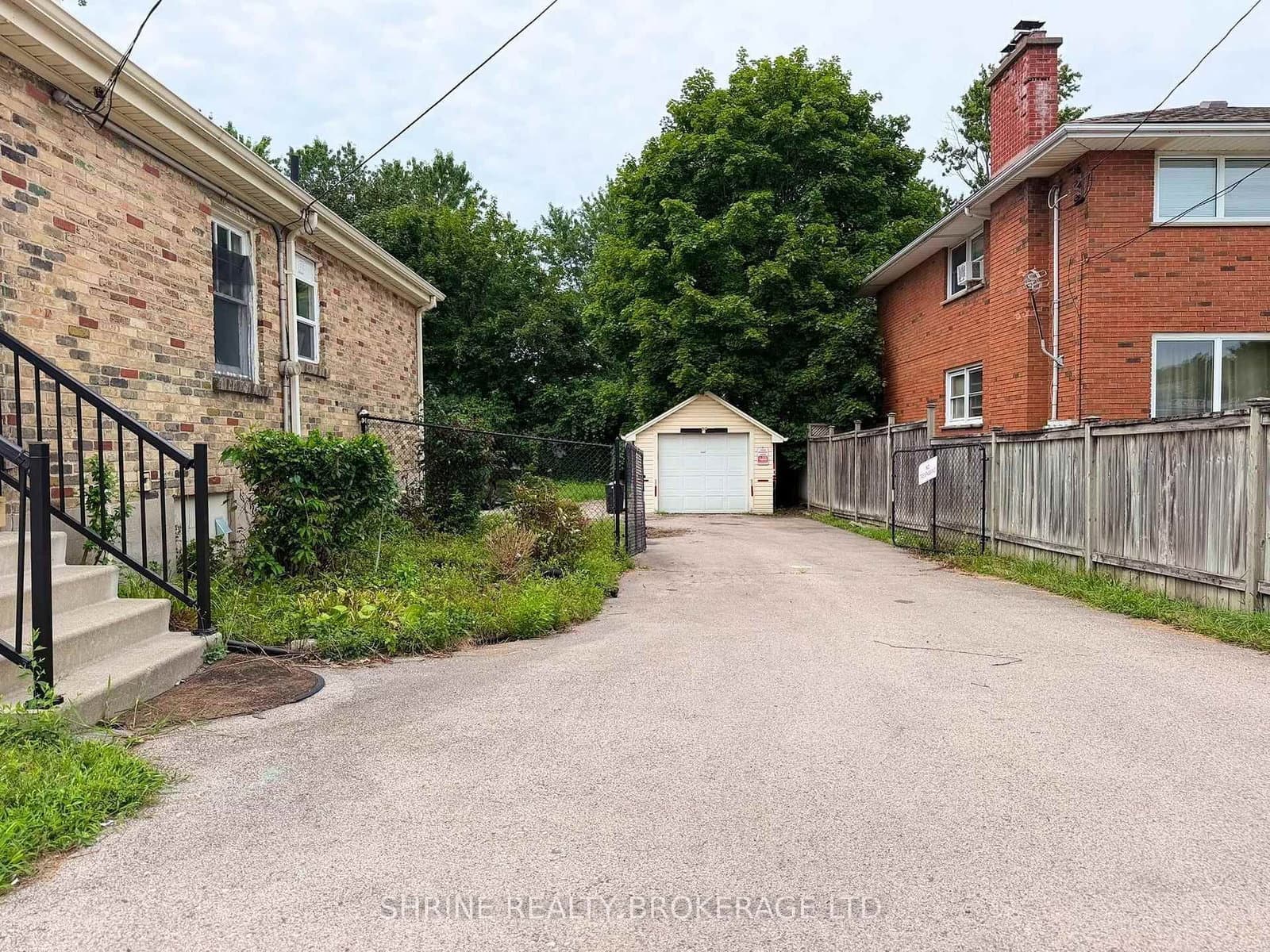 367 Springbank Drive - Image 2