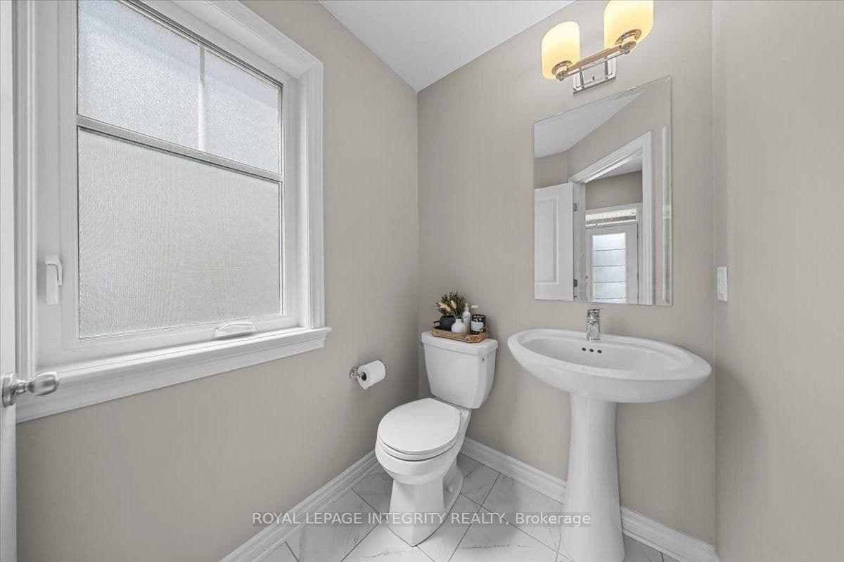 715 Cap Diamant Way - Image 4