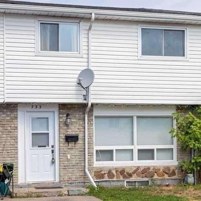 733 Parkview Crescent - Image 3