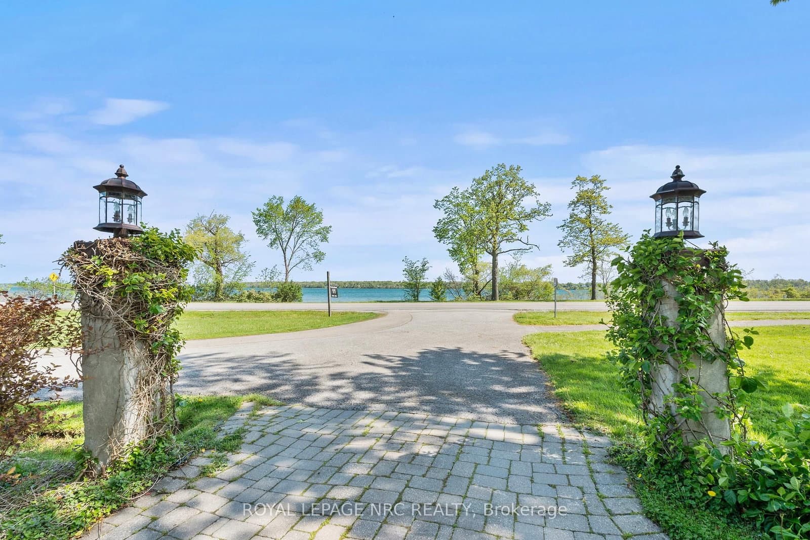 3689 Niagara Boulevard - Image 4