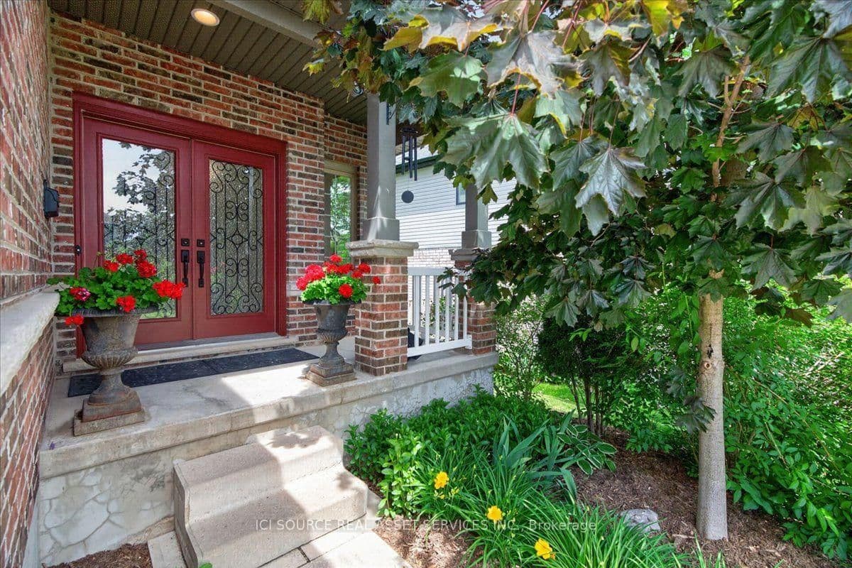 850 Teakwood Lane - Image 2